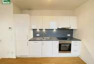 Moderne Maisonette-Wohnung mit großem Balkon entlang Prager Straße! Straßenbahn, S-Bahn und viele Geschäfte in der Umgebung!