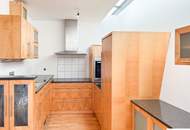 Dachgeschoss-Maisonette mit Terrasse in U-Bahn-Nähe