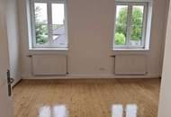3 geräumige Zimmer, Küche mit Essplatz, Gartennutzung und PKW Stellplatz