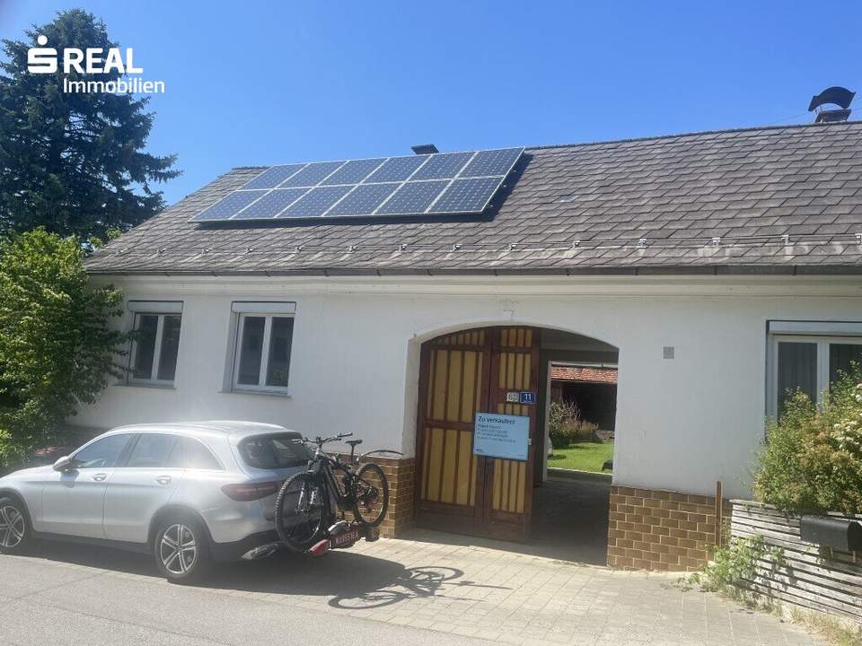 sREAL- LANDLEBEN MIT CHARAKTER - Historisches Bauernhaus mit Scheune, Backstube, Pool und 1.296 m² Grund