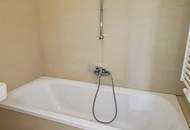 ROCHUSMARKT-NÄHE, sonnige 103 m2 Altbau, 3 Zimmer, WG-geeignet, Küche, Wannenbad, Parketten, Geusaugasse