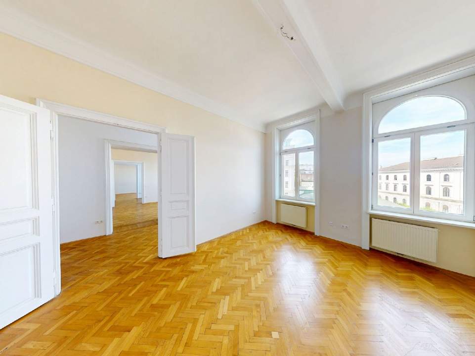 Großzügige 5 Zimmer Wohnung in schönem Altbau - nahe Stadtpark
