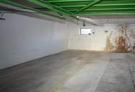 Kleines Haus mit Nebengebäude