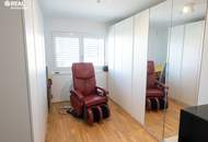 Urlaubsstimmung in Ruhelage - 100m² Eigentumswohnung, Wohnküche, Balkon, 3 Schlafzimmer, 2 Bäder, Parkplatz, Carport und Pool!