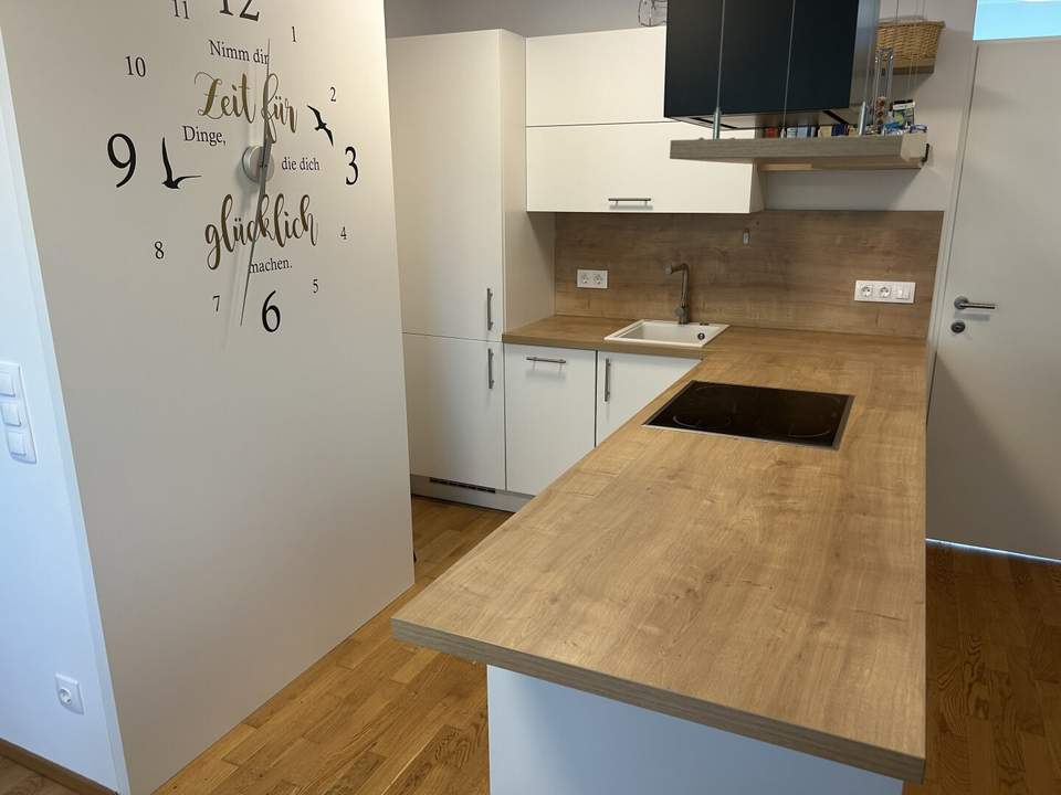 Stilvolle 2-Zimmer-Wohnung mit Dachterrasse und hochwertiger Ausstattung
