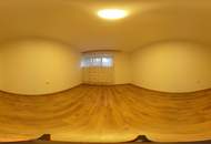 "Ein-/Zweifamilienhaus, neu renoviert, mit 2 Wohnungen (je 120m²) und Pool!"