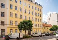 Entwicklungswürdige Stilaltbauwohnung in toller Lage! Verwirklichen Sie Ihren Altbautraum!