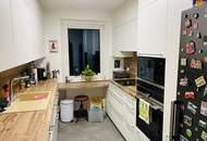 Wohn(t)raum gesucht? Hier gefunden! Diese helle und äußerst gepflegte 2-Zimmer-Wohnung vereint Wohnkomfort, Stil und eine ausgezeichnete Lage mit allem, was das tägliche Leben braucht!