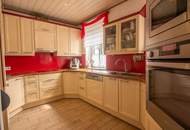 Großes Wohnhaus mit Heurigenlokal / 5 Gästezimmern und einem Miethaus