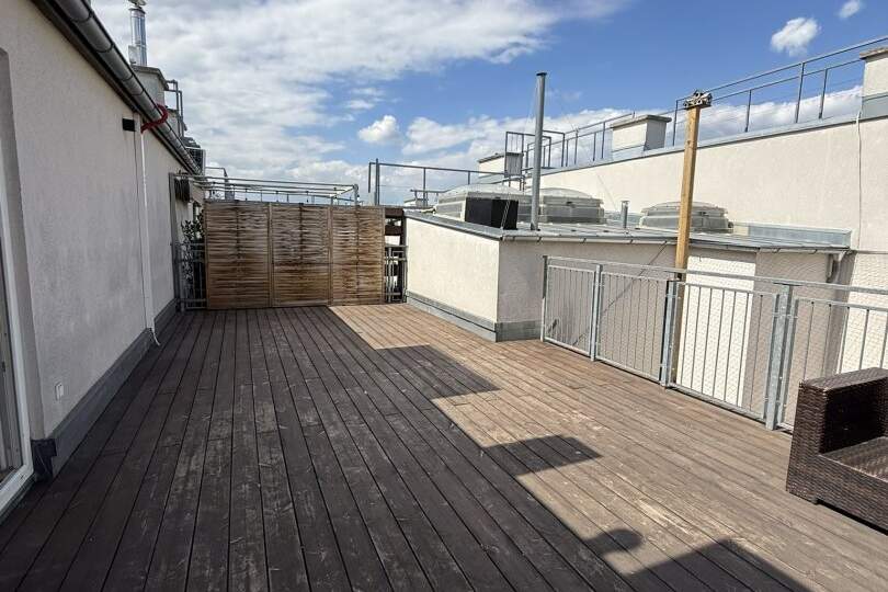 Wunderschöne 4 Zimmer Dachgeschosswohnung mit 42m² Terrasse - UNBEFRISTET, Wohnung-miete, 2.248,72,€, 1050 Wien 5., Margareten