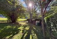 Schlitters: Kernsanierte Dachgeschosswohnung mit Balkon und Garten, 3 Schlafzimmer plus ein großer Raum für Gäste oder Homeoffice