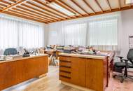 Zweifamilienhaus mit vielseitigem Gewerbebereich & exklusivem Wellnesshaus