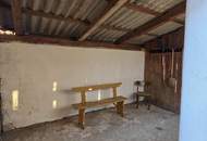 Streckhof in Moschendorf, 5 Zimmer, Wohnfläche 116 m², große Lagerflächen in den Nebengebäuden, 95.000 €