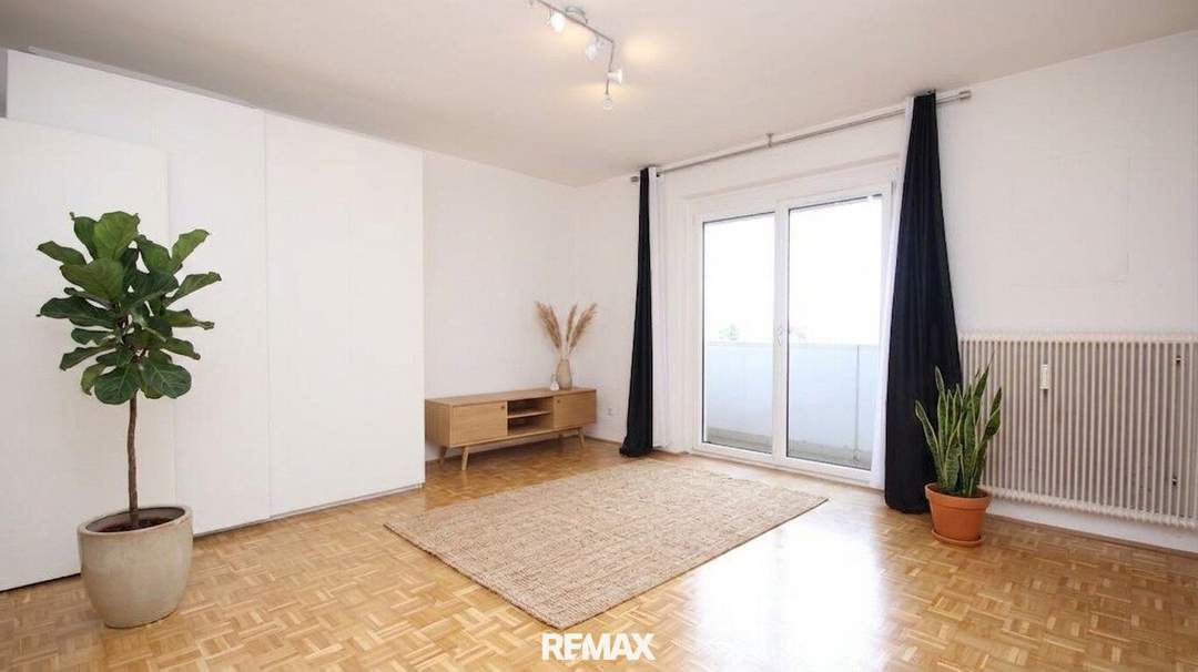 Einziehen und wohlfühlen – helle 2-Zimmer-Wohnung mit Loggia und Parkplatz