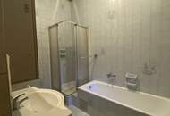 Lichtdurchflutete 2-Zimmerwohnung in saniertem Altbauhaus | Best-Lage am Tivoli!