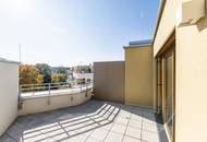 Wunderschöner Erstbezug! Lichtdurchflutete 4-Zimmer-Dachgeschoßwohnung | Tischlerküche | Zwei Bäder | Terrasse mit Weitblick und Privatsphäre