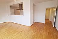 DACHGESCHOSS, INNSTRASSE, sonnige 76 m2 Neubau, 2 Zimmer, Wohnküche, Wannenbad, Parketten, WG-geeignet
