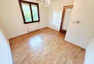 Ein Haus wie ein Sonntag - Sonnig, ruhig und voller Möglichkeiten! Tolle Ruhelage mit Süd-West Ausrichtung + 6 Zimmer + Großer Keller + Terrasse + Garage!