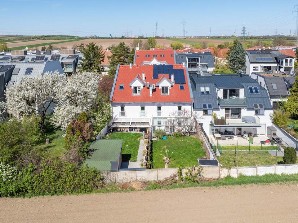 Moderne 5-Zimmer-Wohnung mit Garten, Outdoorbereich und Stellplatz