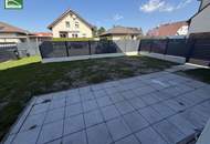 Elegantes Wohnen im Grünen! Großzügige Doppelhaushälfte mit Terrassen, Garten und 2 Parkplätzen!