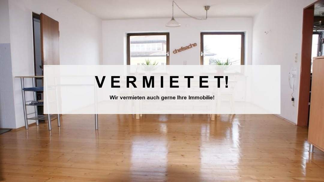 VERMIETET - Große 5.Zi.-Wohnung mit Balkon / WG geeignet