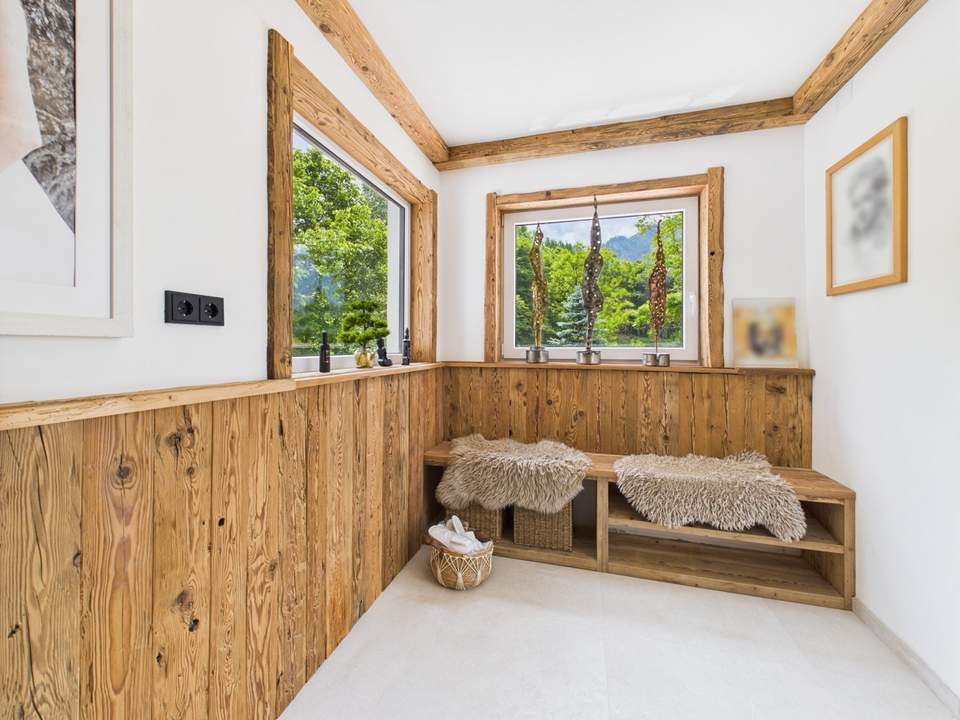 Ruhe. Raum. Rückzug. – stilvolle und großzügige Wohnidylle + 4.000 m² Grundstück bei Gallizien