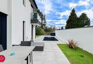 Moderne Doppelhaushälfte mit traumhaftem Garten und Pool!