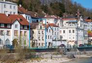 Stark sanierungsbedürftiges STADTWOHNHAUS am Ortskai, mit genehmigtem Umbauplan!!