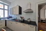Bezaubernde, helle 3-Zimmer Altbauwohnung