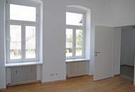 FÜR SINGLES ODER PAARE MIT FIXEM EINKOMMEN - GROSSZÜGIGE WOHNUNG MIT TERRASSE