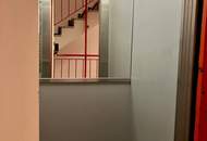 Neuer Preis - 3 getrennte Zimmer mit großer Loggia zum Innenhof