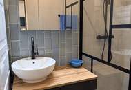 Neu saniert: Traum-Ruhelage: 2-Zimmer-Wohnung in Baden