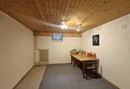 TRAUMHAFTER BUNGALOW SAMT GARAGE MIT MONTAGEGRUBE UND HERRLICHEM, SEHR GEPFLEGEN, IDYLLISCHEN GARTEN IN SEHR GEFRAGTER WOHNLAGE