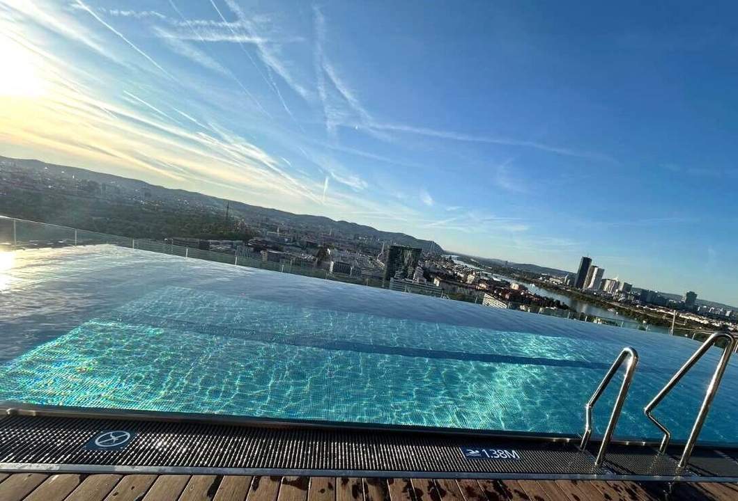 ERSTBEZUG 3 ZIMMER WOHNUNG IM "GRÜNBLICK" VIERTEL ZWEI + TRAUMTERRASSE MIT ca. 64 m² + NUTZUNG INFINITY-AUSSENPOOL, GYM & SAUNA