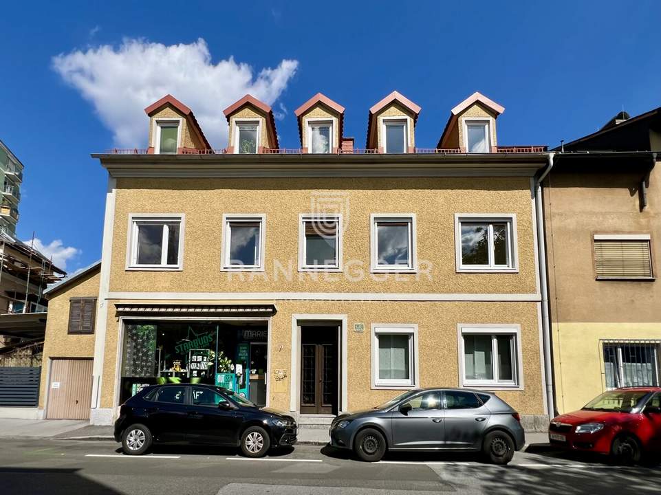 Stadtzentrum Zinshaus ca. 400 m² – 5 % Rendite möglich, neusanierte Wohnungen & großer Garten!