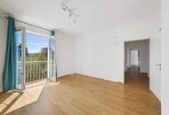 Ein Haus, viele Möglichkeiten | Großzügiges Zuhause mit zwei Wohnebenen und Ausbaureserve | 2 Küchen | Separate Eingänge | Garten mit viel Privatsphäre