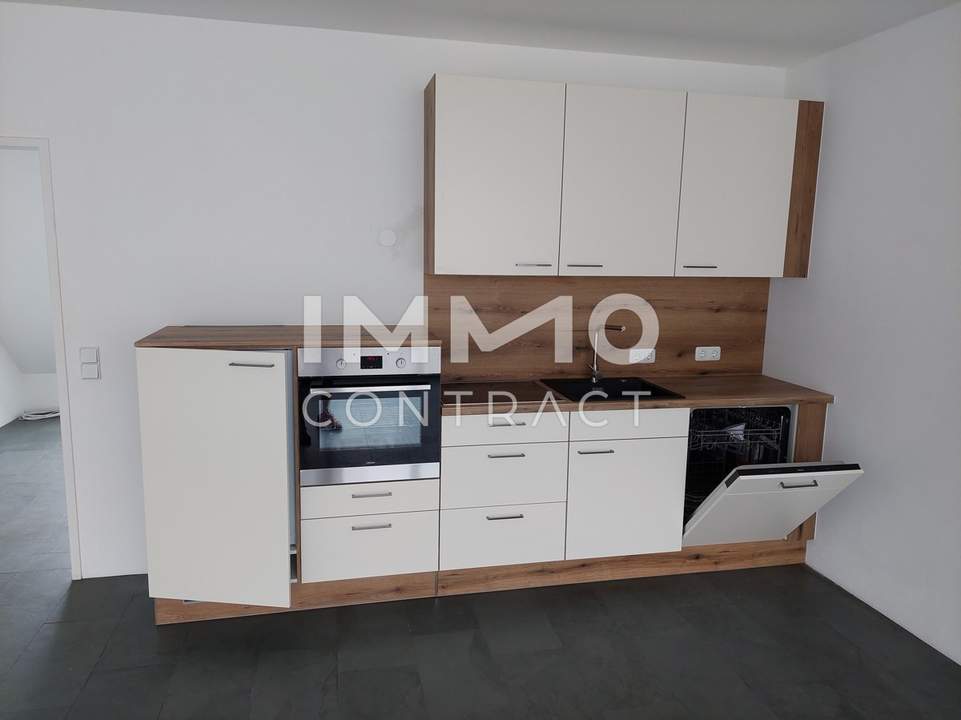 Großzügige - Terrassenwohnung / DG mit Lift im Zentrum von Amstetten