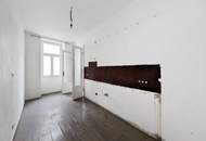 ++Q18++ Renovation-needed 2-room old building flat, lots of potential