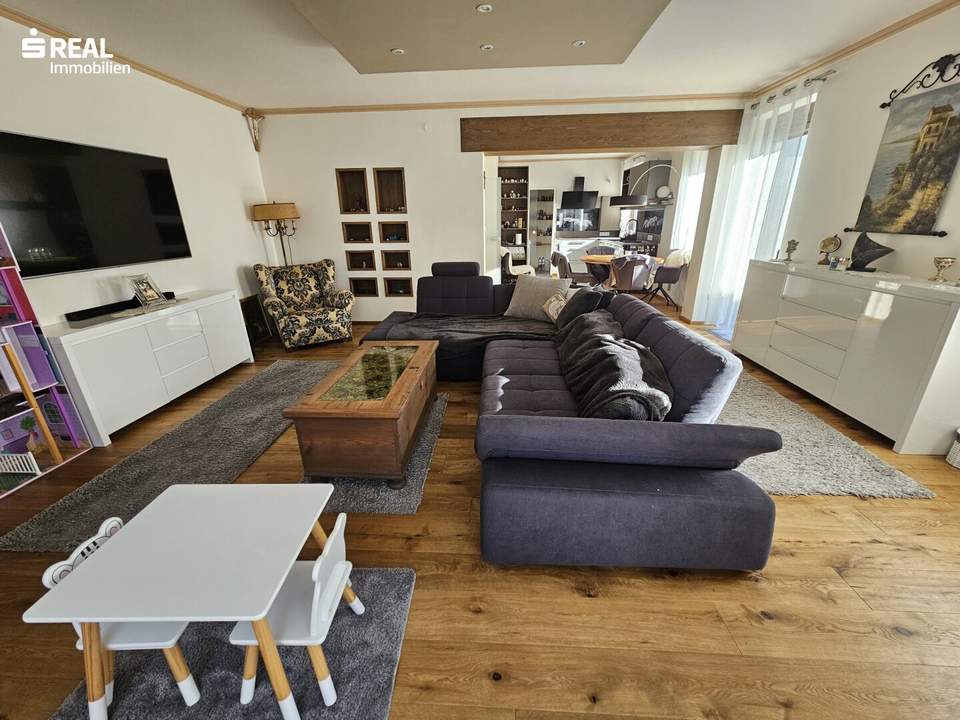 top generalsanierte 3 Zimmer-Wohnung mit Gartennutzung und Parkplatz in absoluter Ruhelage