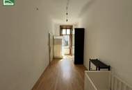 LEERSTEHEND! RENOVIERUNGSBEDÜRFTIGE WOHNUNG IN GEPFLEGTEM ALTBAU - LIFTBENÜTZUNG INKLUSIVE! SCHLAFZIMMER HOFSEITIG!
