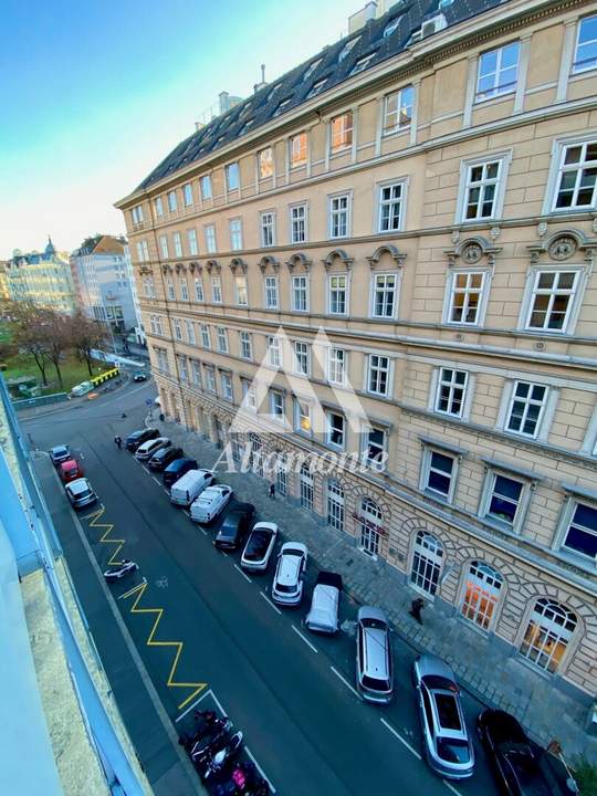 Attraktives City-Apartment im 1. Bezirk - 72 m² Wohnfläche + 5 m² Loggia im 5. Liftstock! Zum Selber Sanieren oder in Erstbezugsqualität übernehmen!