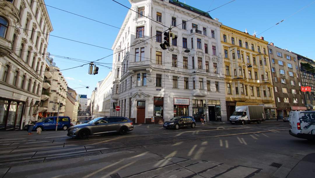 sonniges, großzügiges Altbaubüro im 7. Bezirk mit 2 Balkonen