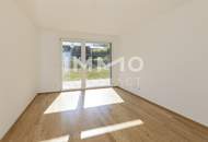 Luxus in den Weinbergen! Exklusive Erstbezug Gartenwohnung mit privatem Pool und Poolhaus!