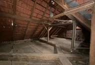 Sanierungsbedürftiger Vierkanthof in ruhiger Ortsrandlage! 6.100 m² Grundstück mit 4.100 m² Bauland & Platz für Tierhaltung