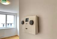 Moderne DG-Wohnung in ruhiger Spielstraße beim Familienplatz - Mit Einbauküche und Abstellraum! 2014/2015 erbaut!