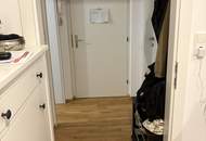 Wohn(t)raum am grünen Stadtrand von Steyr-Münichholz! Diese kompakte 4-Zimmer-Wohnung begeistert mit durchdachtem Grundriss, hellem Wohngefühl und äußerst gepflegtem Zustand!