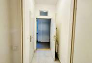 Kleine Altbauwohnung, frisch ausgemalt, neuwertige Küche, ruhig im Hinterhof gelegen, mit guter Raumaufteilung.