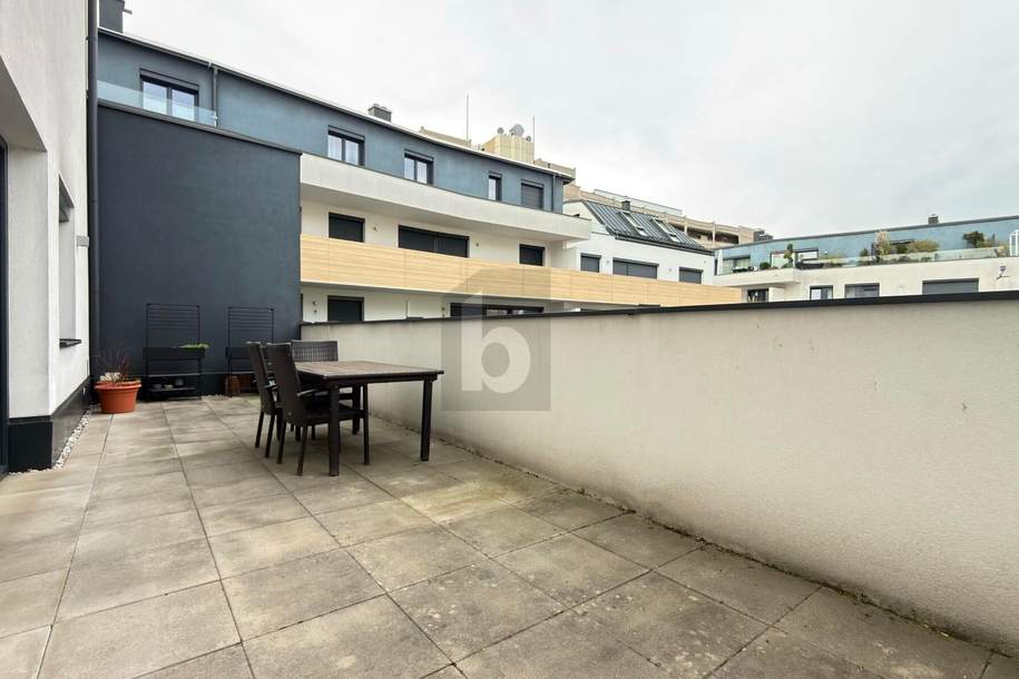 NEUWERTIG IN TOP ZENTRALER RUHELAGE MIT 30 QM BALKON!!, Wohnung-miete, 858,00,€, 2700 Wiener Neustadt(Stadt)
