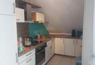 Gemütliche 2 Zi-Wohnung mit 2 PKW-Stellplätzen