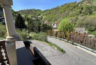 sehr gepflegtes Wohnhaus mit traumhaftem Blick auf die Burg